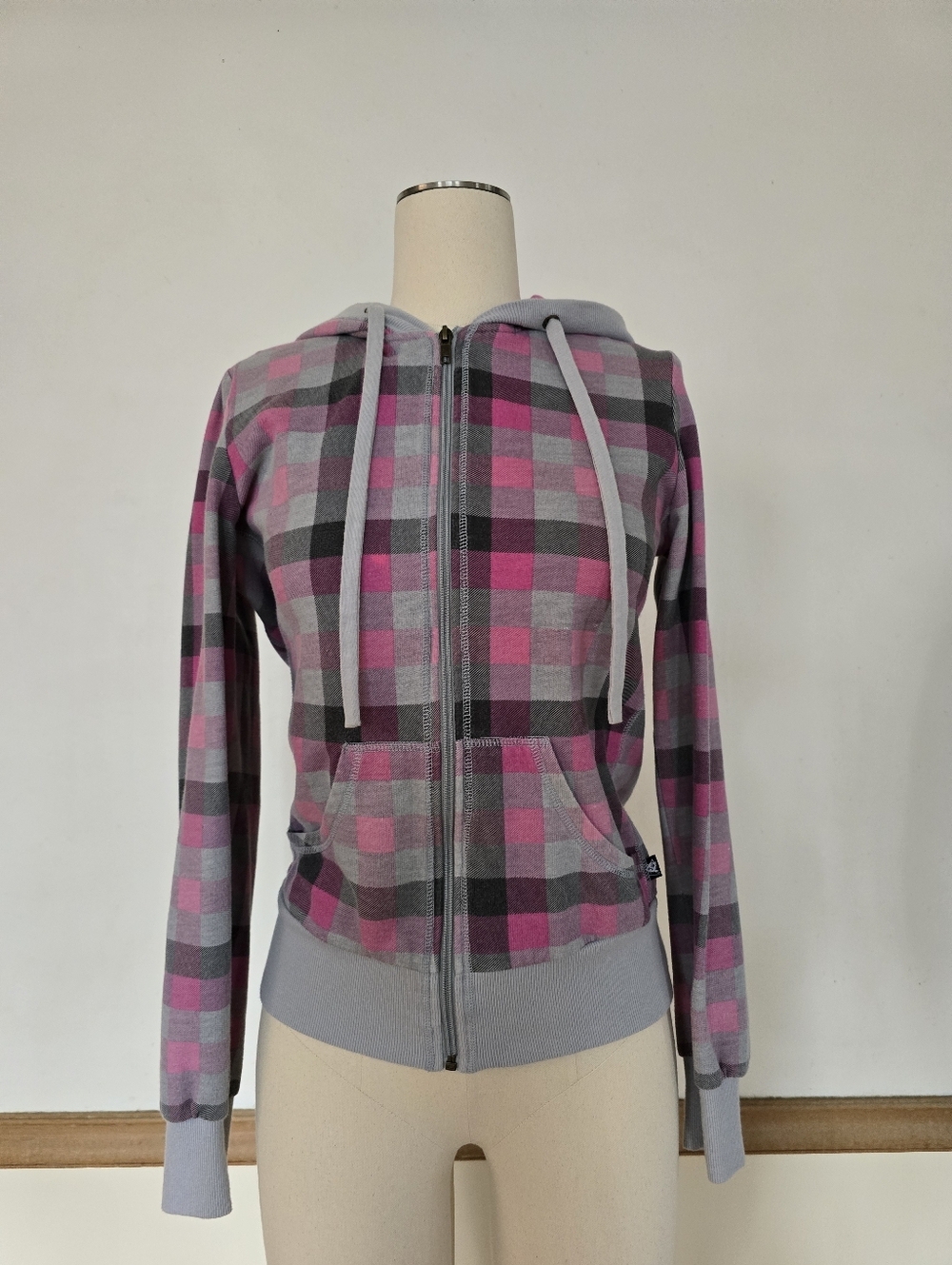 Y2K L.A. Kitty Plaid Hoodie Medium